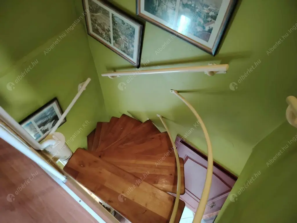 Kiadó albérlet 380000 Ft/hó áron: Nagykovácsi,  Puskin utca. Mérete: 110 nm, 3 szobás | Alberlet.hu - 6591611