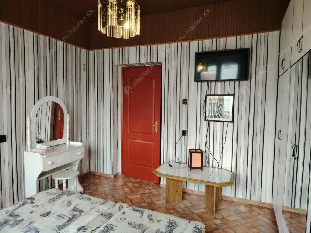 Kiadó albérlet 380000 Ft/hó áron: Nagykovácsi,  Puskin utca. Mérete: 110 nm, 3 szobás | Alberlet.hu - 6616568