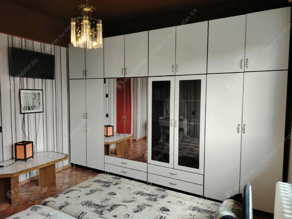 Kiadó albérlet 380000 Ft/hó áron: Nagykovácsi,  Puskin utca. Mérete: 110 nm, 3 szobás | Alberlet.hu - 6616569