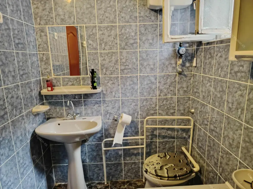 Kiadó albérlet 380000 Ft/hó áron: Nagykovácsi,  Puskin utca. Mérete: 90 nm, 3 szobás | Alberlet.hu - 6666143