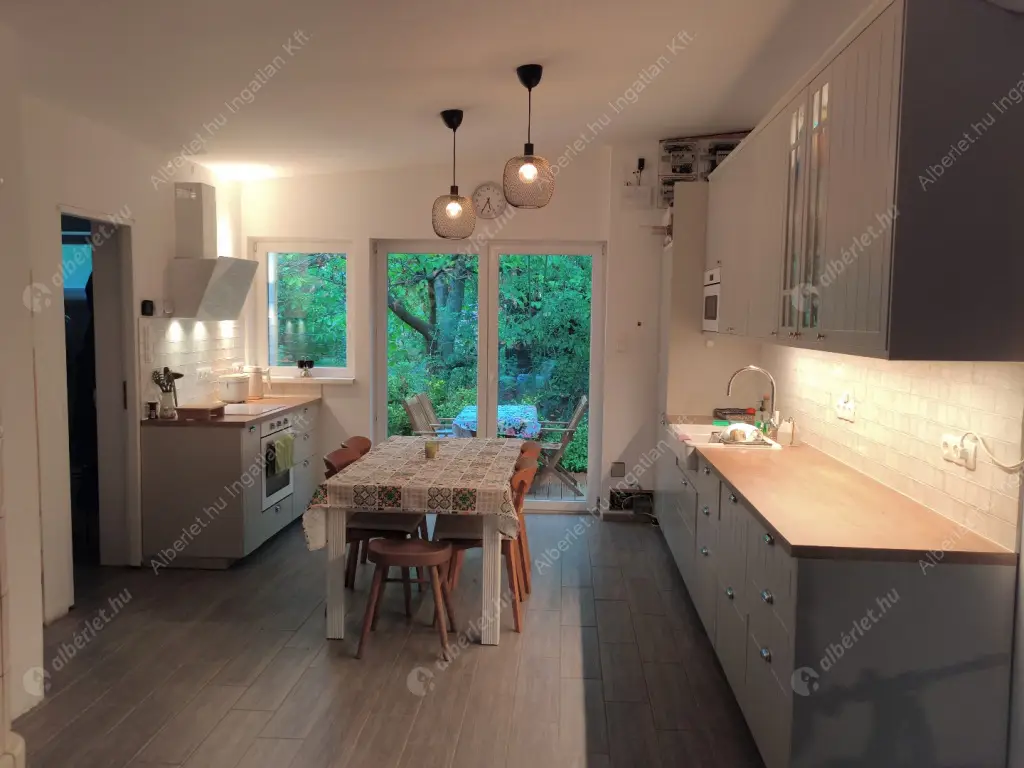 Kiadó albérlet 650000 Ft/hó áron: Nagykovácsi,  Zsíroshegyi út. Mérete: 75 nm, 3 szobás | Alberlet.hu - 6554901