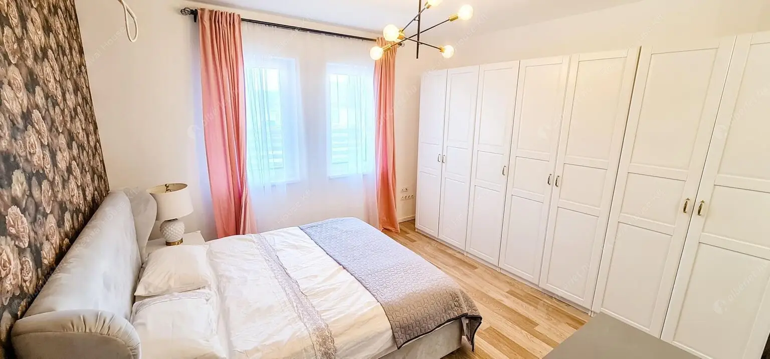 Kiadó albérlet 650000 Ft/hó áron: Nagytarcsa,  Zsurló utca. Mérete: 150 nm, 5 szobás | Alberlet.hu - 6617901