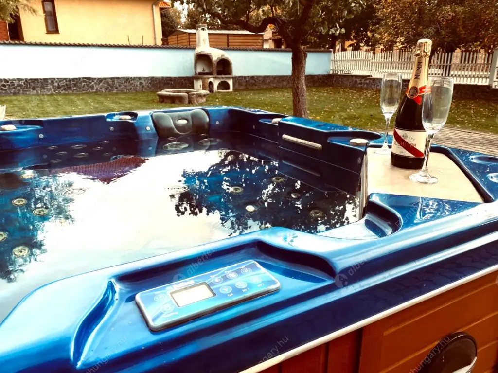 Kiadó albérlet 1200000 Ft/hó áron: Paks,  Ezredvég utca. Mérete: 400 nm, 5 szobás | Alberlet.hu - 6458548