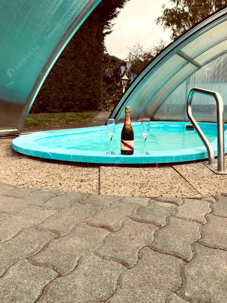 Kiadó albérlet 1200000 Ft/hó áron: Paks,  Ezredvég utca. Mérete: 400 nm, 5 szobás | Alberlet.hu - 6458549