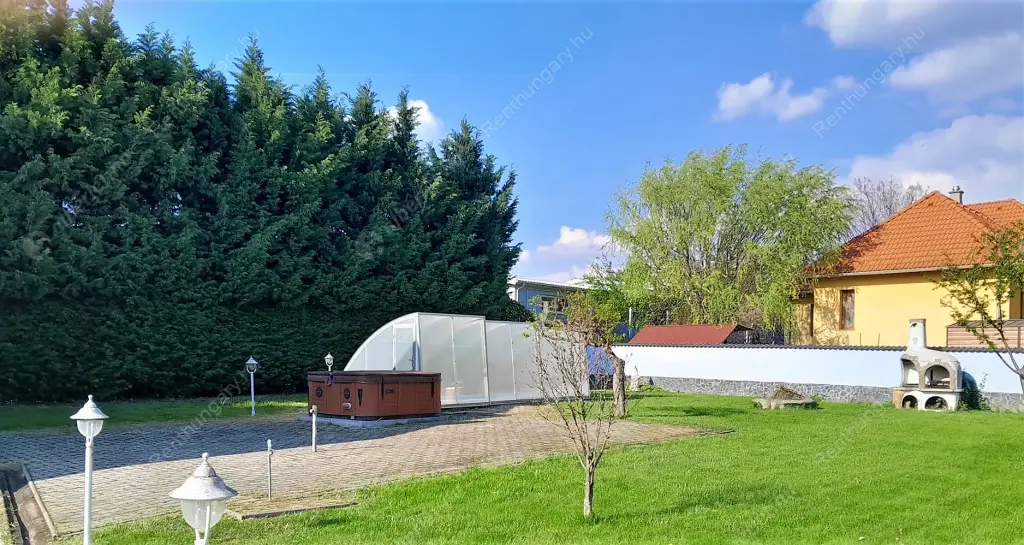 Kiadó albérlet 1200000 Ft/hó áron: Paks,  Ezredvég utca. Mérete: 400 nm, 5 szobás | Alberlet.hu - 6458552