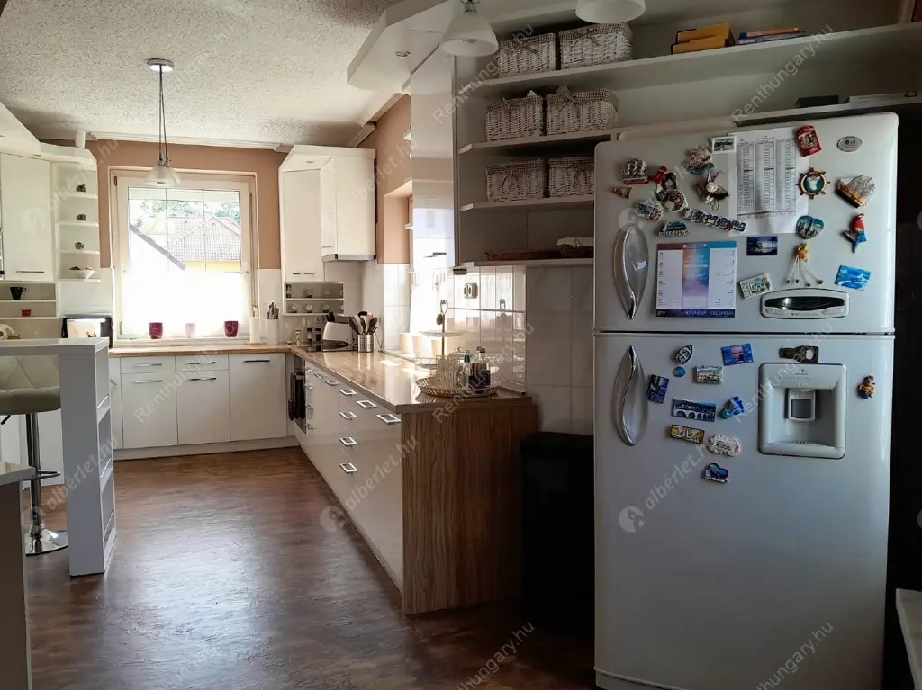 Kiadó albérlet 1200000 Ft/hó áron: Paks,  Ezredvég utca. Mérete: 400 nm, 5 szobás | Alberlet.hu - 6458556