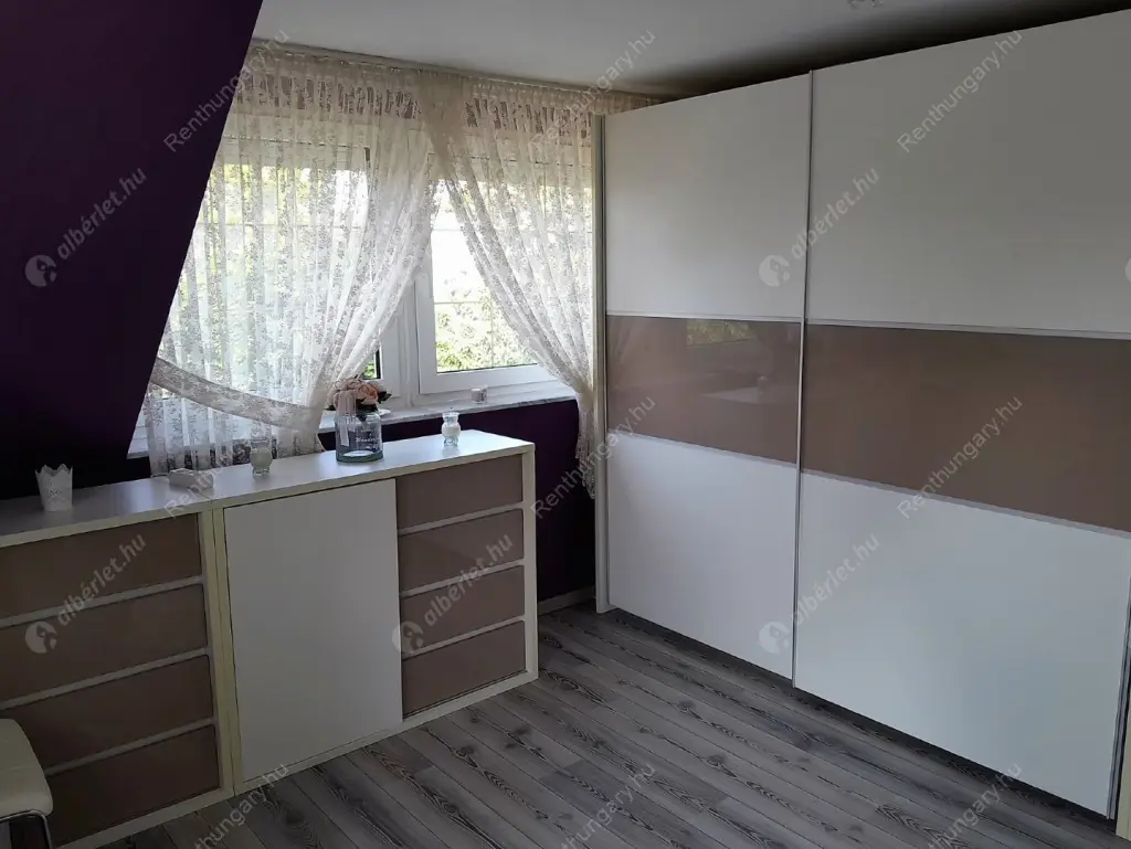 Kiadó albérlet 1200000 Ft/hó áron: Paks,  Ezredvég utca. Mérete: 400 nm, 5 szobás | Alberlet.hu - 6458563