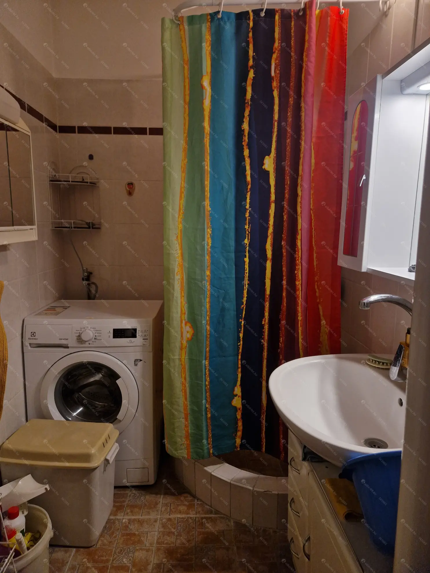 Kiadó albérlet 145000 Ft/hó áron: Pécs,  Nagy Imre út. Mérete: 55 nm, 2 szobás | Alberlet.hu - 6636198