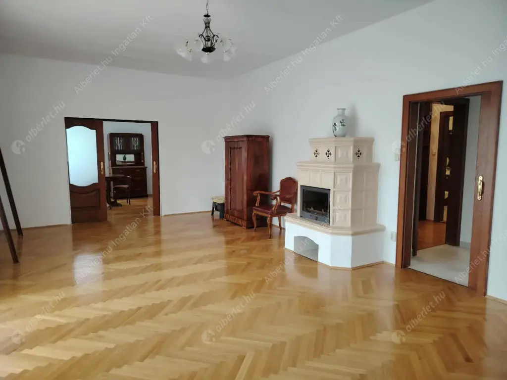 Kiadó albérlet 599000 Ft/hó áron: Remeteszőlős,  Banka utca. Mérete: 190 nm, 5 szobás | Alberlet.hu - 6568606