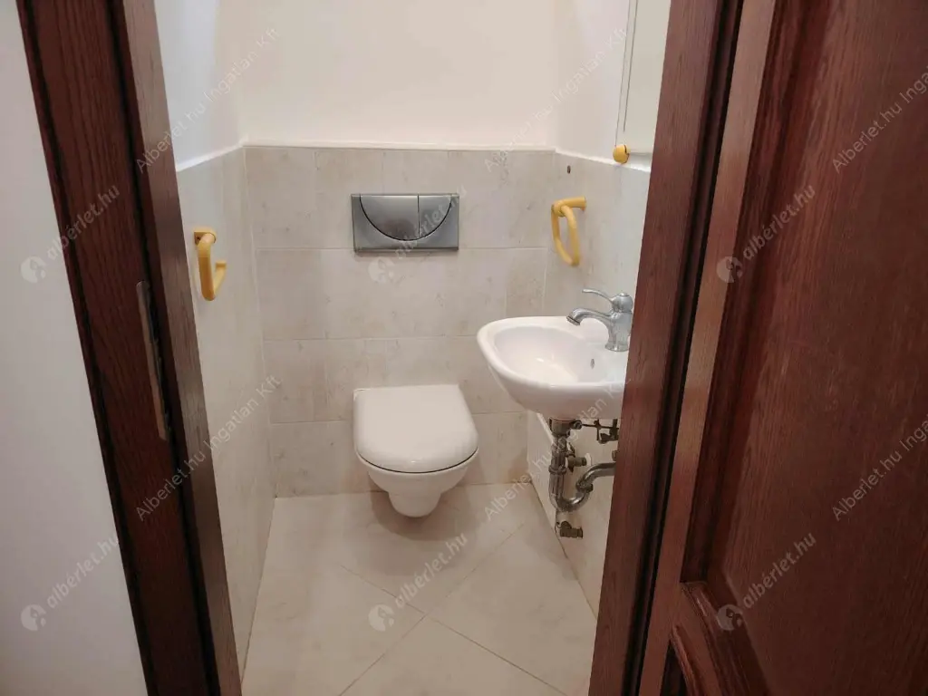 Kiadó albérlet 599000 Ft/hó áron: Remeteszőlős,  Banka utca. Mérete: 190 nm, 5 szobás | Alberlet.hu - 6568629