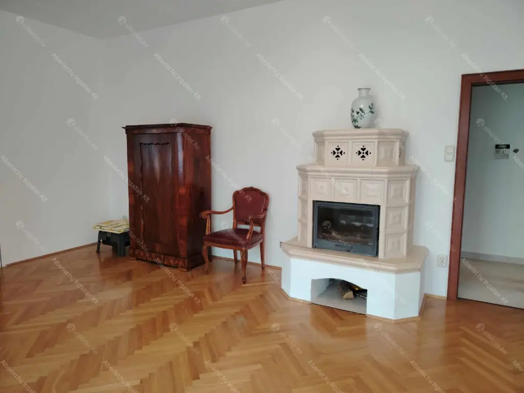 Kiadó albérlet 590000 Ft/hó áron: Remeteszőlős,  Banka utca. Mérete: 190 nm, 5 szobás | Alberlet.hu - 6641918