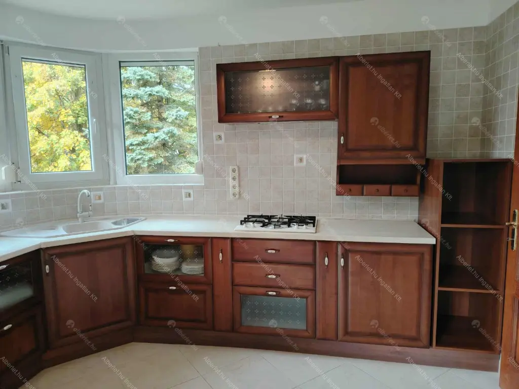 Kiadó albérlet 590000 Ft/hó áron: Remeteszőlős,  Banka utca. Mérete: 190 nm, 5 szobás | Alberlet.hu - 6641921