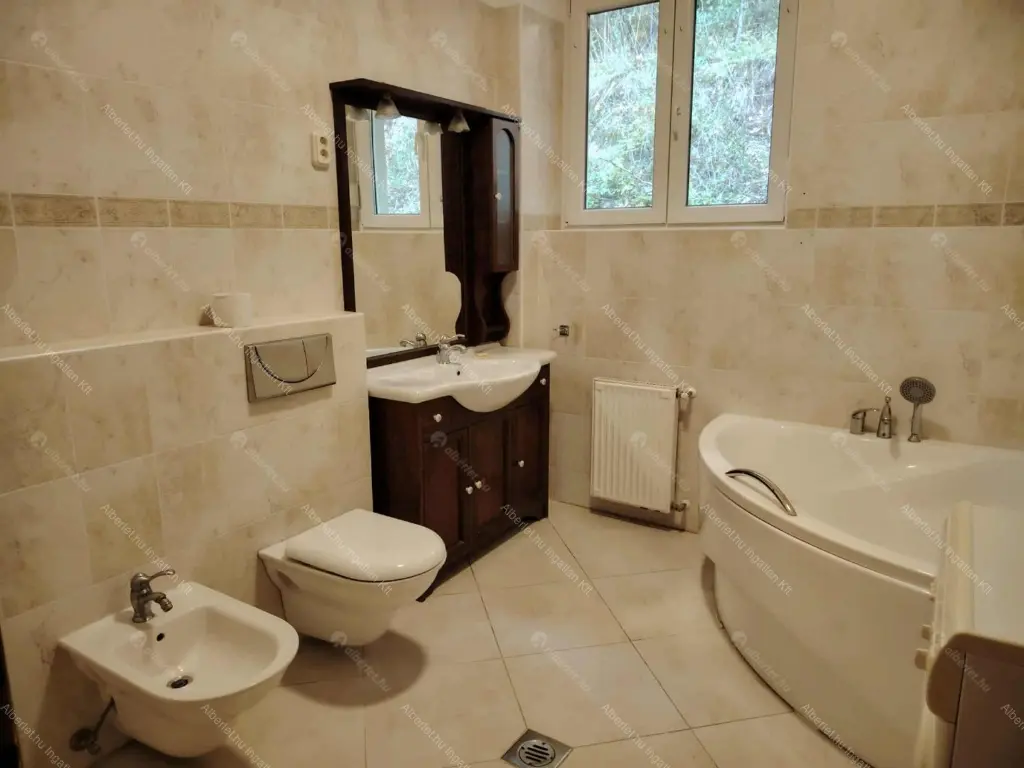 Kiadó albérlet 590000 Ft/hó áron: Remeteszőlős,  Banka utca. Mérete: 190 nm, 5 szobás | Alberlet.hu - 6641931