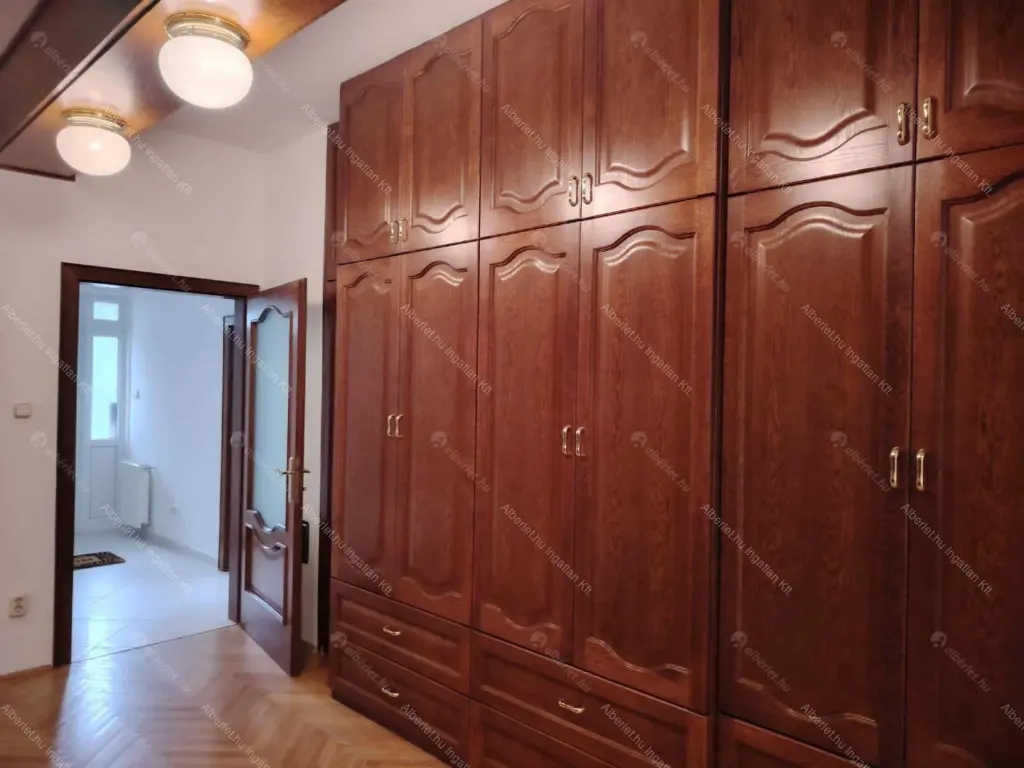 Kiadó albérlet 590000 Ft/hó áron: Remeteszőlős,  Banka utca. Mérete: 190 nm, 5 szobás | Alberlet.hu - 6641939