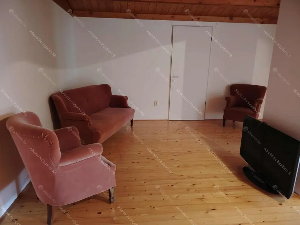 Kiadó albérlet 590000 Ft/hó áron: Remeteszőlős,  Banka utca. Mérete: 190 nm, 5 szobás | Alberlet.hu - 6641940