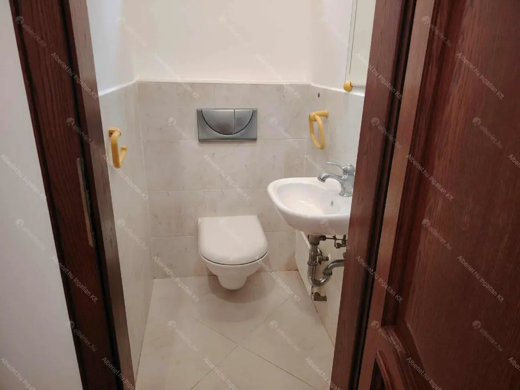 Kiadó albérlet 590000 Ft/hó áron: Remeteszőlős,  Banka utca. Mérete: 190 nm, 5 szobás | Alberlet.hu - 6641943