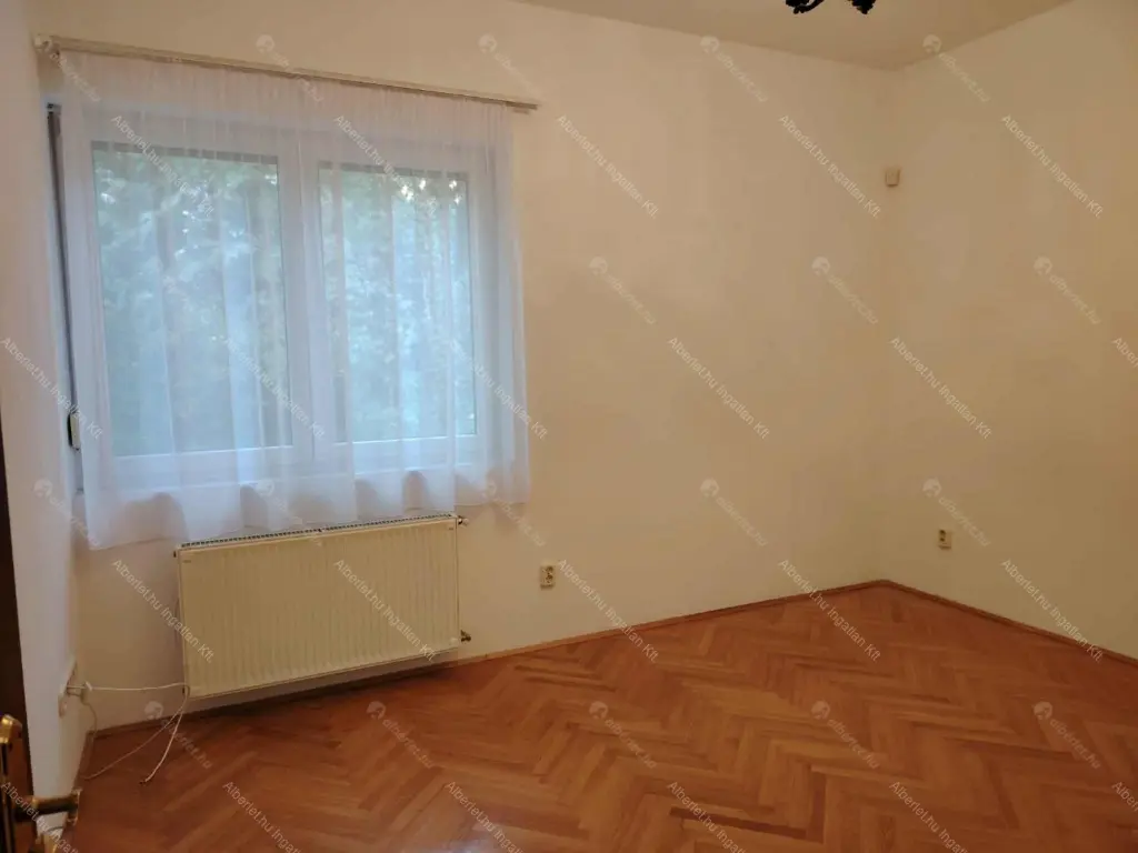 Kiadó albérlet 590000 Ft/hó áron: Remeteszőlős,  Banka utca. Mérete: 190 nm, 5 szobás | Alberlet.hu - 6641944