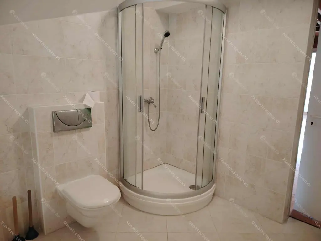 Kiadó albérlet 590000 Ft/hó áron: Remeteszőlős,  Banka utca. Mérete: 190 nm, 5 szobás | Alberlet.hu - 6641945