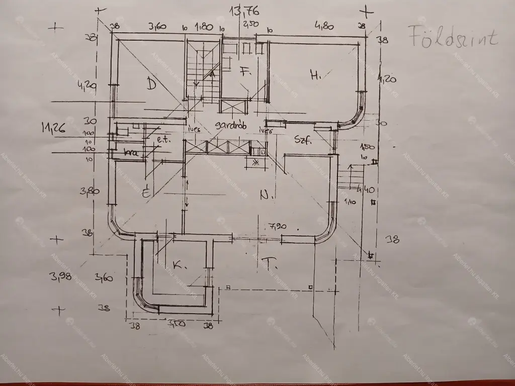 Kiadó albérlet 590000 Ft/hó áron: Remeteszőlős,  Banka utca. Mérete: 190 nm, 5 szobás | Alberlet.hu - 6641947