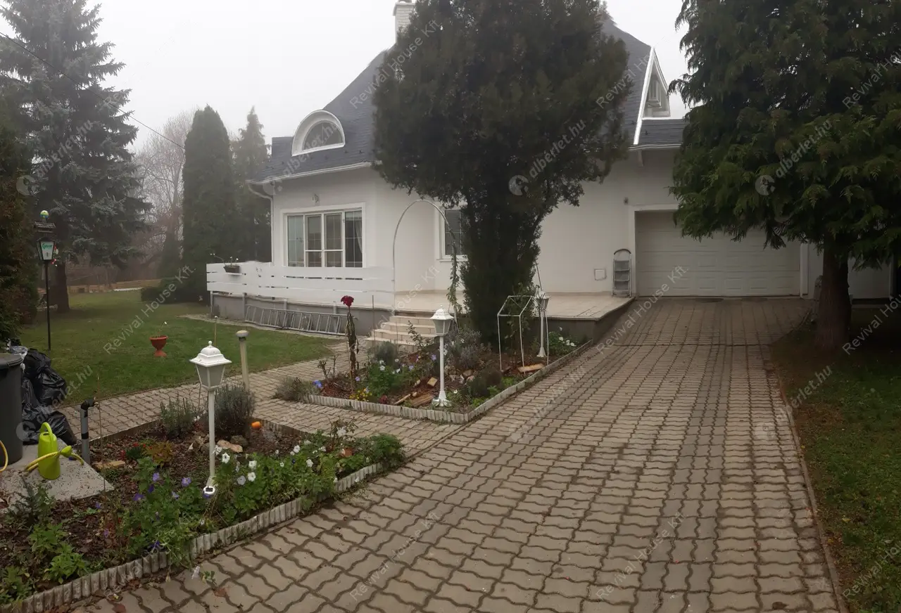 Kiadó albérlet 640000 Ft/hó áron: Remeteszőlős,  Szaturnusz utca. Mérete: 275 nm, 5 szobás | Alberlet.hu - 4508838