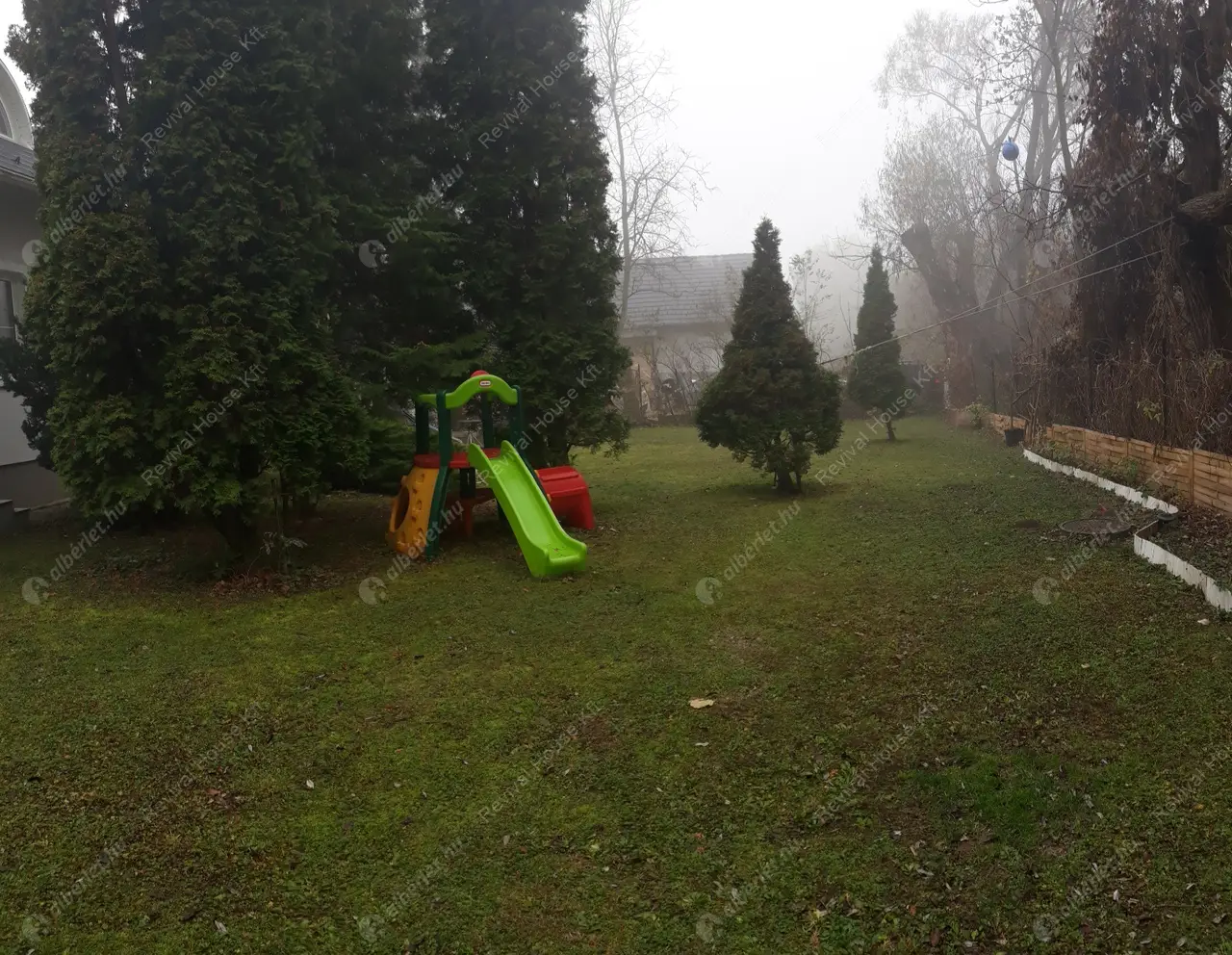 Kiadó albérlet 640000 Ft/hó áron: Remeteszőlős,  Szaturnusz utca. Mérete: 275 nm, 5 szobás | Alberlet.hu - 4508840