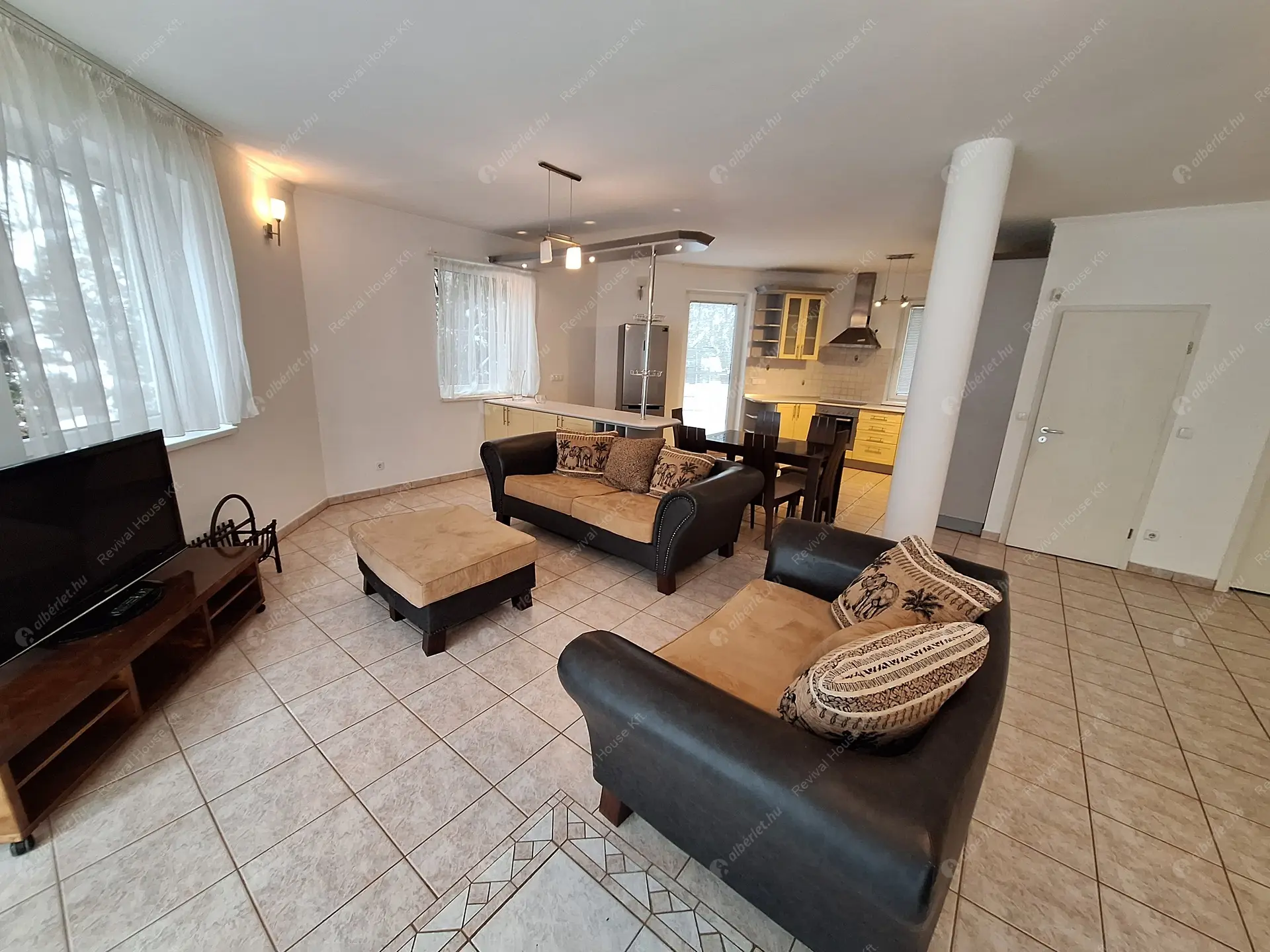 Kiadó albérlet 640000 Ft/hó áron: Remeteszőlős,  Szaturnusz utca. Mérete: 275 nm, 5 szobás | Alberlet.hu - 6366293