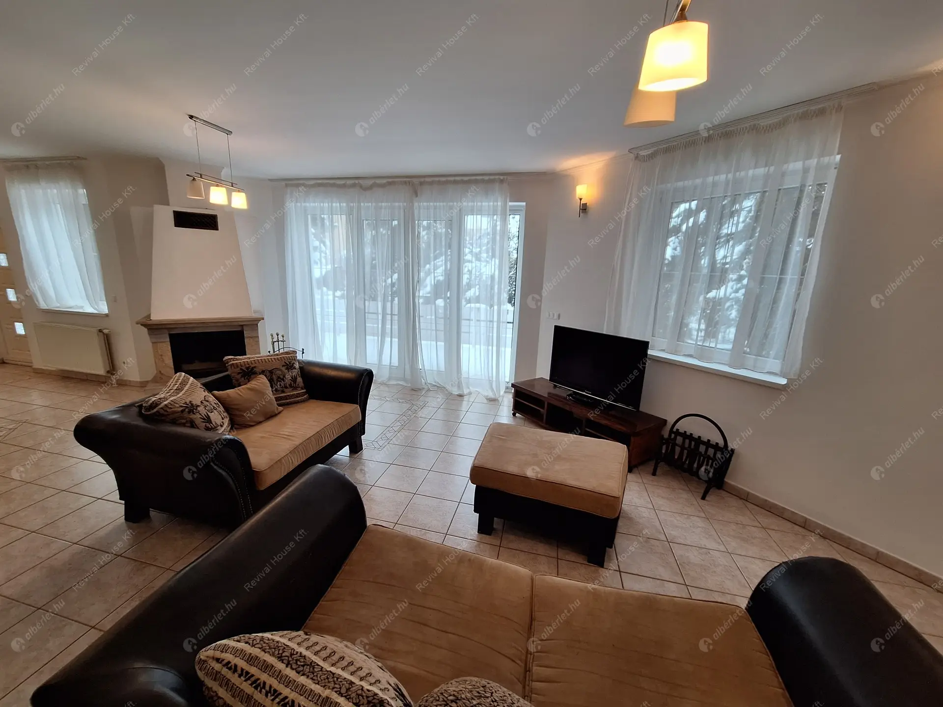 Kiadó albérlet 640000 Ft/hó áron: Remeteszőlős,  Szaturnusz utca. Mérete: 275 nm, 5 szobás | Alberlet.hu - 6366295