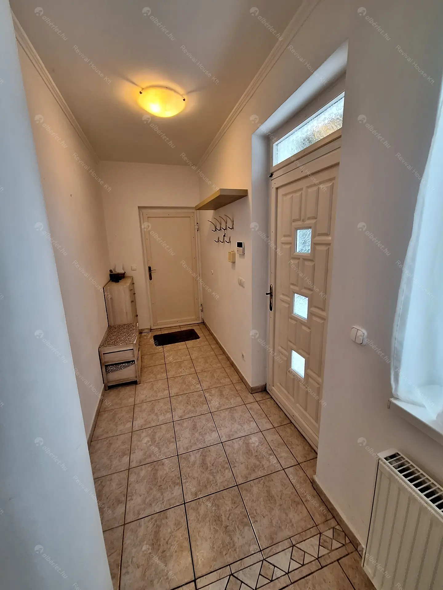 Kiadó albérlet 640000 Ft/hó áron: Remeteszőlős,  Szaturnusz utca. Mérete: 275 nm, 5 szobás | Alberlet.hu - 6366301