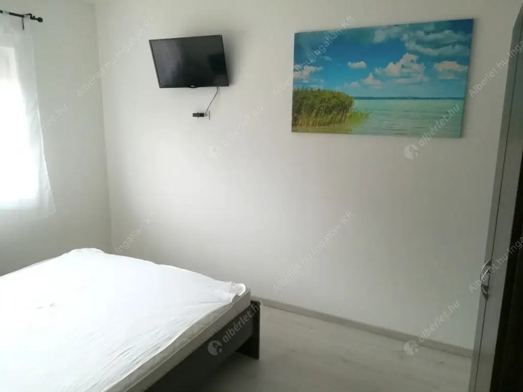 Kiadó albérlet 169000 Ft/hó áron: Siófok,  Köztársaság utca. Mérete: 45 nm, 3 szobás | Alberlet.hu - 6560076