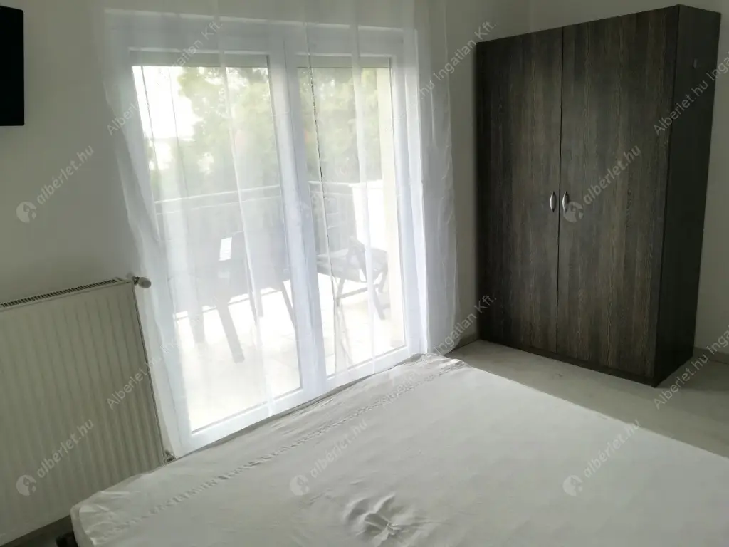 Kiadó albérlet 169000 Ft/hó áron: Siófok,  Köztársaság utca. Mérete: 45 nm, 3 szobás | Alberlet.hu - 6560080