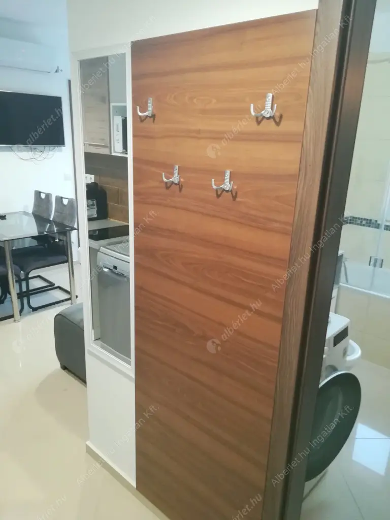 Kiadó albérlet 169000 Ft/hó áron: Siófok,  Köztársaság utca. Mérete: 45 nm, 3 szobás | Alberlet.hu - 6560081