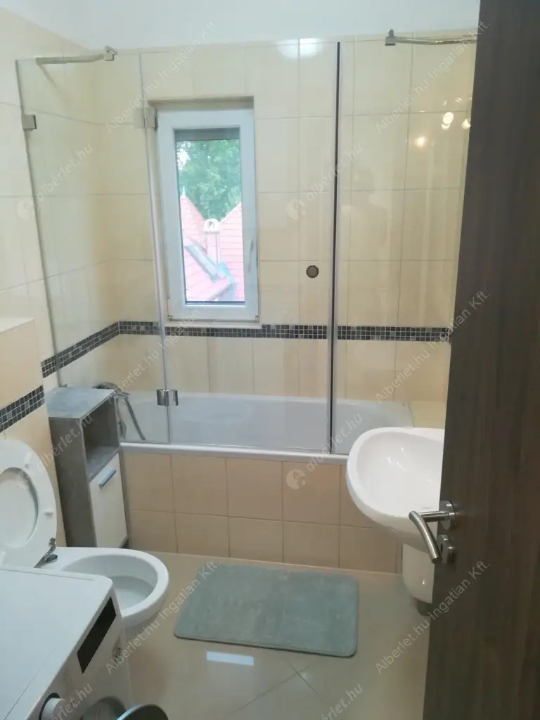 Kiadó albérlet 169000 Ft/hó áron: Siófok,  Köztársaság utca. Mérete: 45 nm, 3 szobás | Alberlet.hu - 6560082