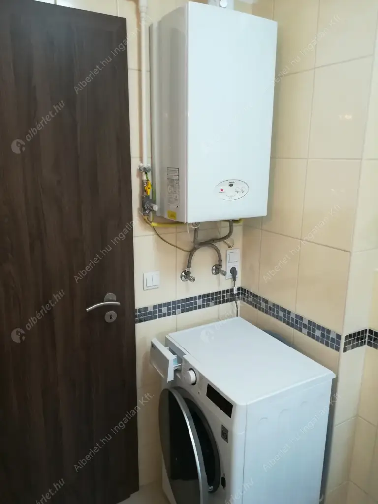 Kiadó albérlet 169000 Ft/hó áron: Siófok,  Köztársaság utca. Mérete: 45 nm, 3 szobás | Alberlet.hu - 6560084