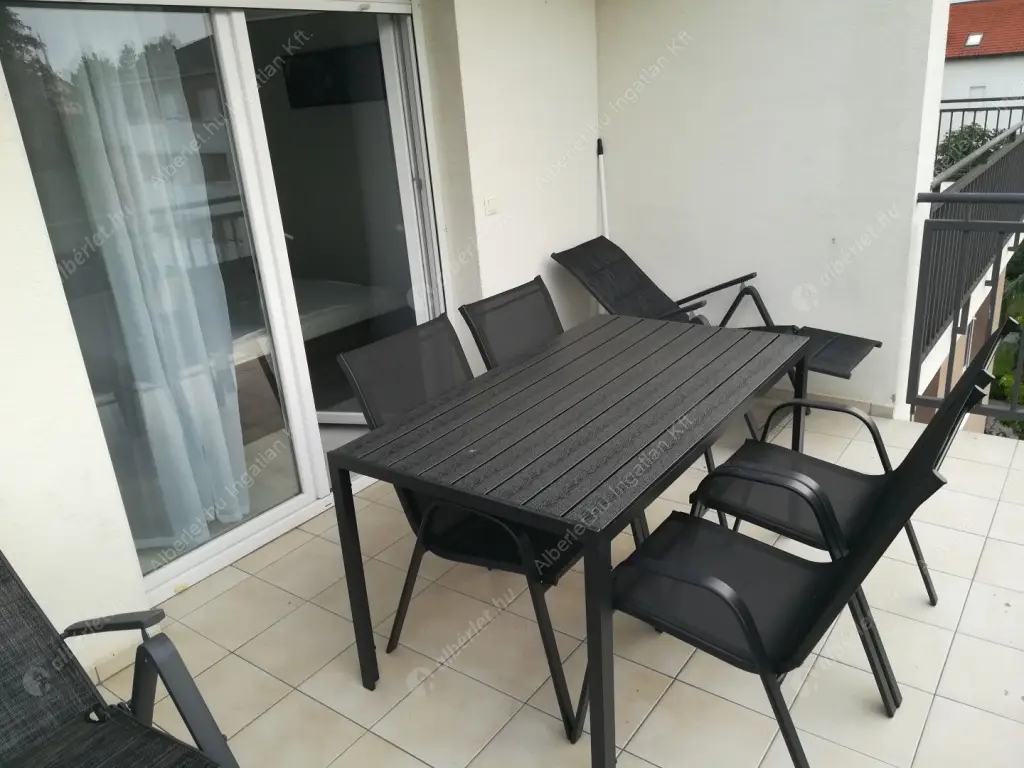 Kiadó albérlet 169000 Ft/hó áron: Siófok,  Köztársaság utca. Mérete: 45 nm, 3 szobás | Alberlet.hu - 6560086