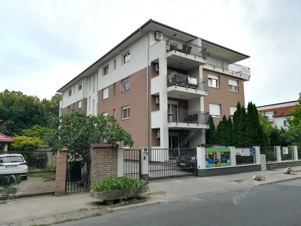 Kiadó albérlet 169000 Ft/hó áron: Siófok,  Köztársaság utca. Mérete: 45 nm, 3 szobás | Alberlet.hu - 6616005