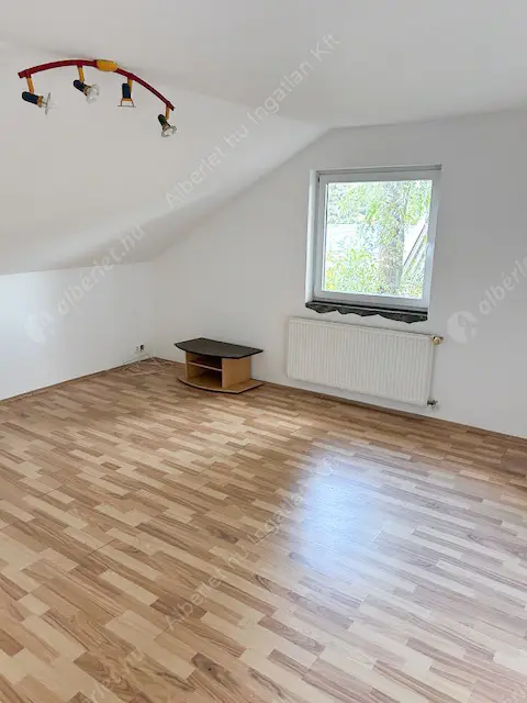 Kiadó albérlet 650000 Ft/hó áron: Szigethalom,  Mű utca . Mérete: 286 nm, 4 szobás | Alberlet.hu - 6553272