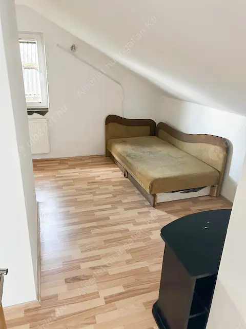 Kiadó albérlet 650000 Ft/hó áron: Szigethalom,  Mű utca . Mérete: 286 nm, 4 szobás | Alberlet.hu - 6553275