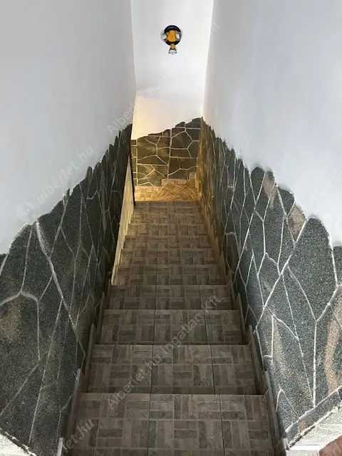 Kiadó albérlet 650000 Ft/hó áron: Szigethalom,  Mű utca . Mérete: 286 nm, 4 szobás | Alberlet.hu - 6553279