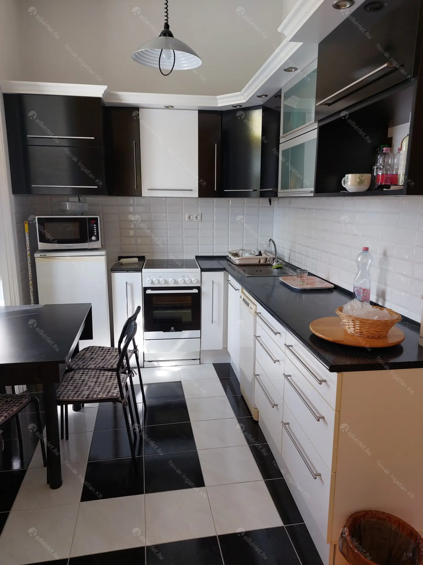 Kiadó albérlet 380000 Ft/hó áron: Tata,  tópart utca . Mérete: 70 nm, 3 szobás | Alberlet.hu - 5759474