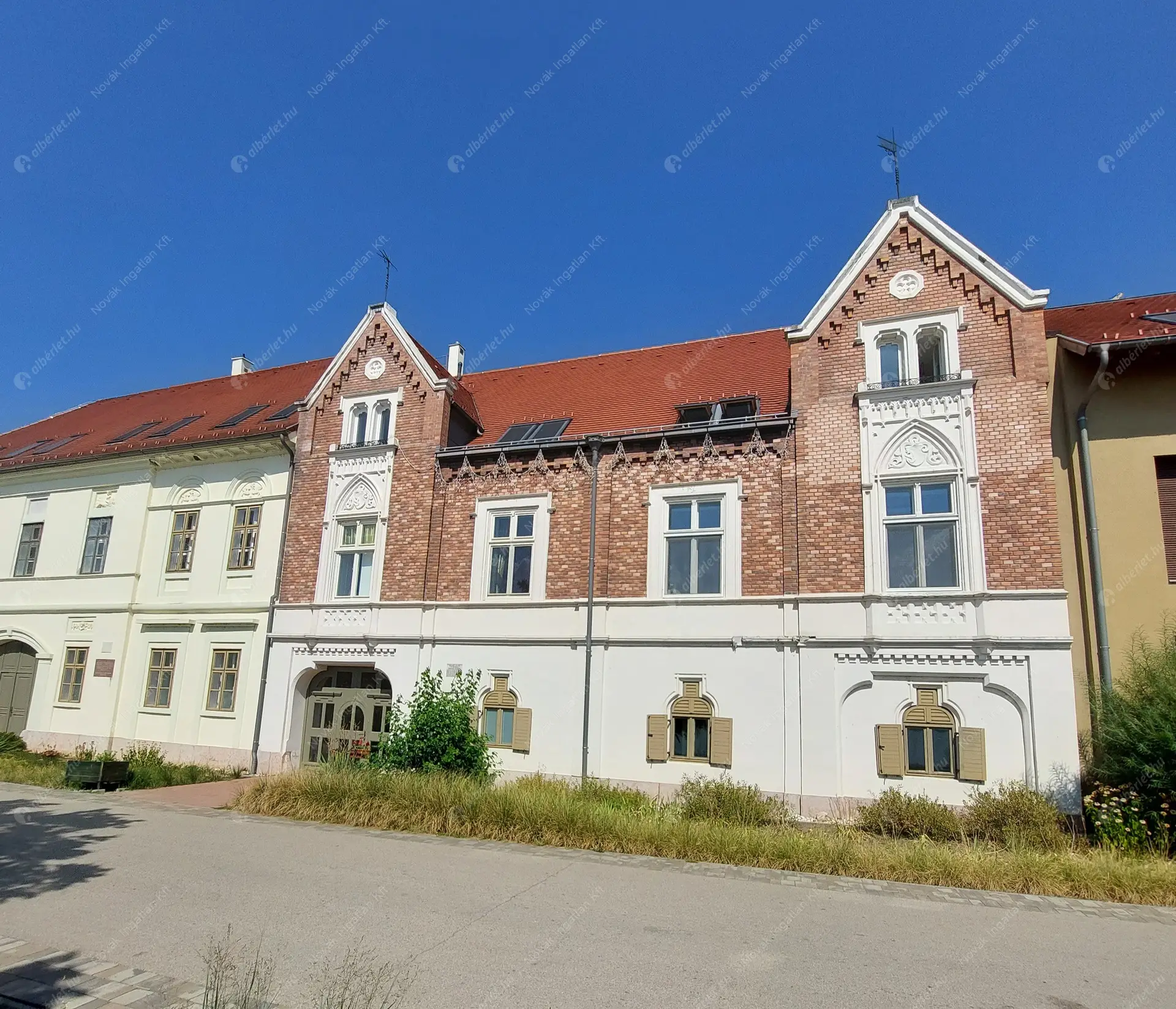 Kiadó albérlet 380000 Ft/hó áron: Tata,  tópart utca . Mérete: 70 nm, 3 szobás | Alberlet.hu - 5759476