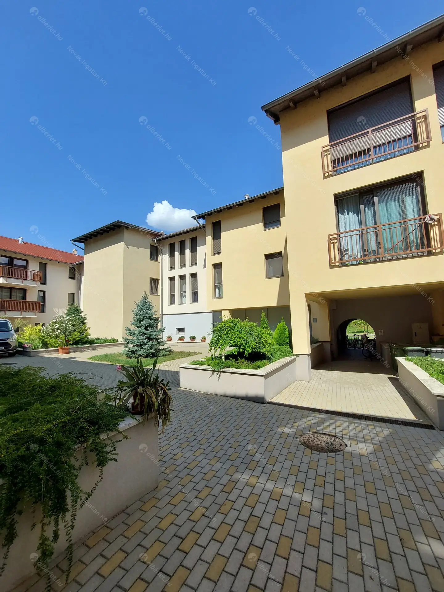 Kiadó albérlet 380000 Ft/hó áron: Tata,  tópart utca . Mérete: 70 nm, 3 szobás | Alberlet.hu - 5759477