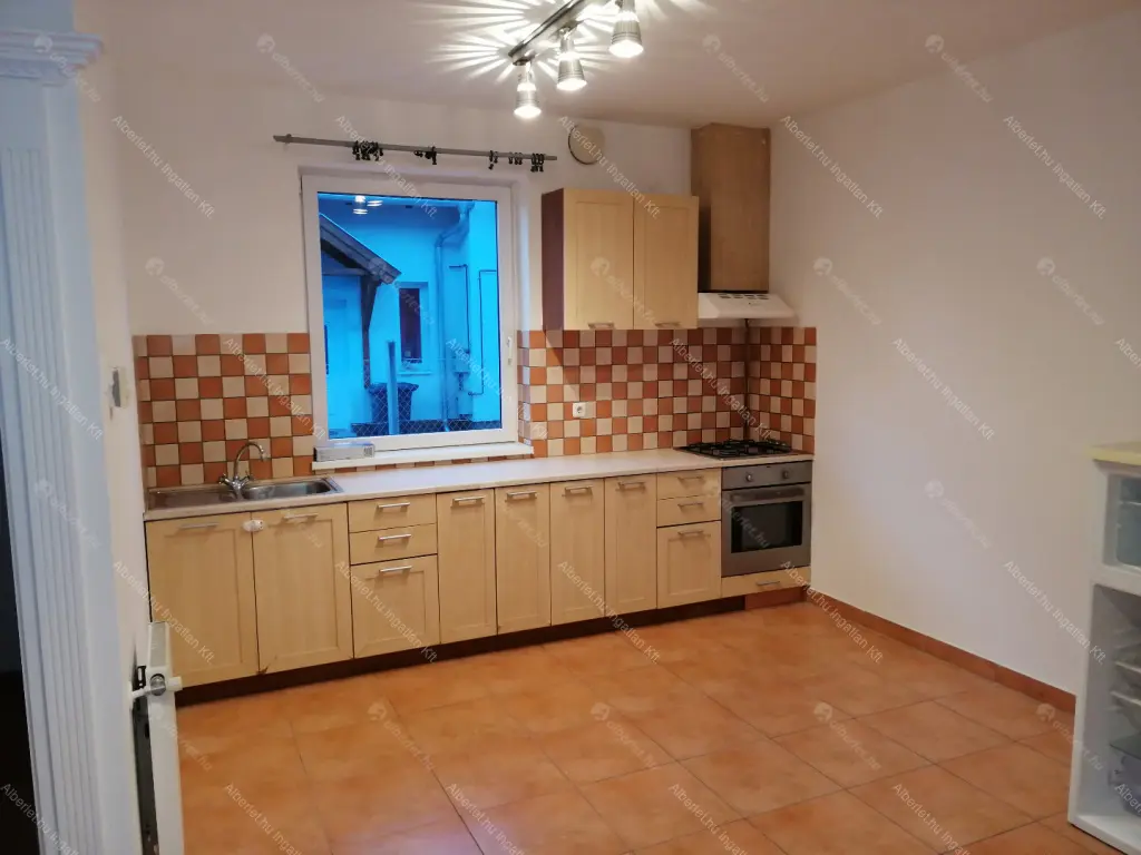 Kiadó albérlet 310000 Ft/hó áron: Üllő,  Bozsik József körút. Mérete: 80 nm, 2 szobás | Alberlet.hu - 6673228