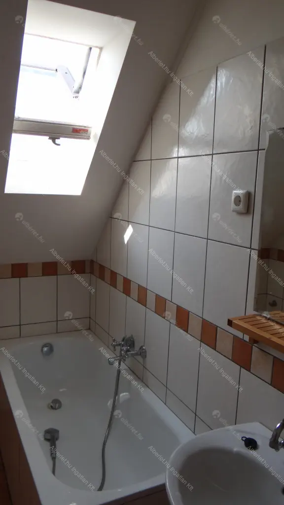 Kiadó albérlet 310000 Ft/hó áron: Üllő,  Bozsik József körút. Mérete: 80 nm, 2 szobás | Alberlet.hu - 6673233