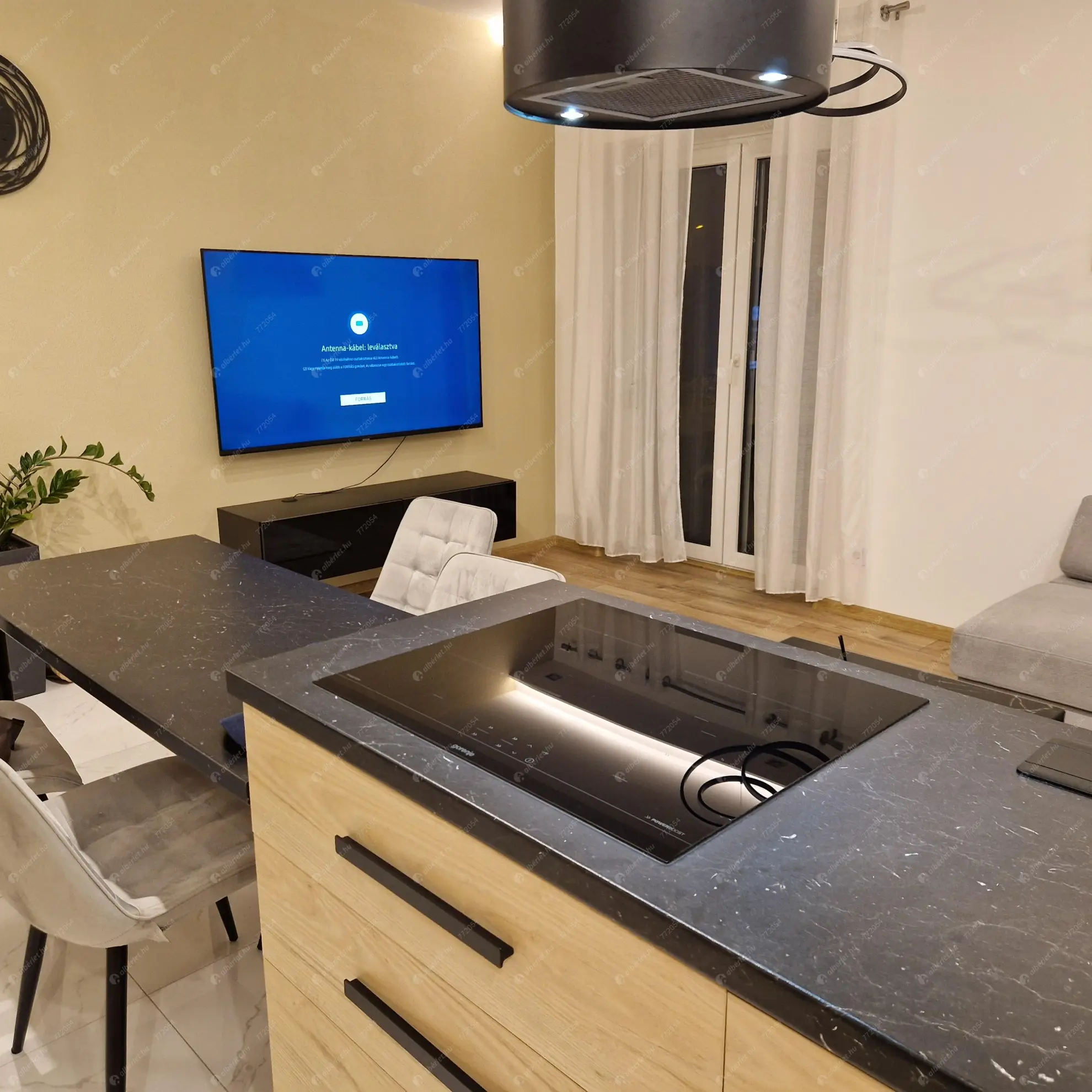 Kiadó albérlet 255000 Ft/hó áron: Üröm, III. kerület   Bécsi út . Mérete: 50 nm, 1 szobás | Alberlet.hu - 6602734