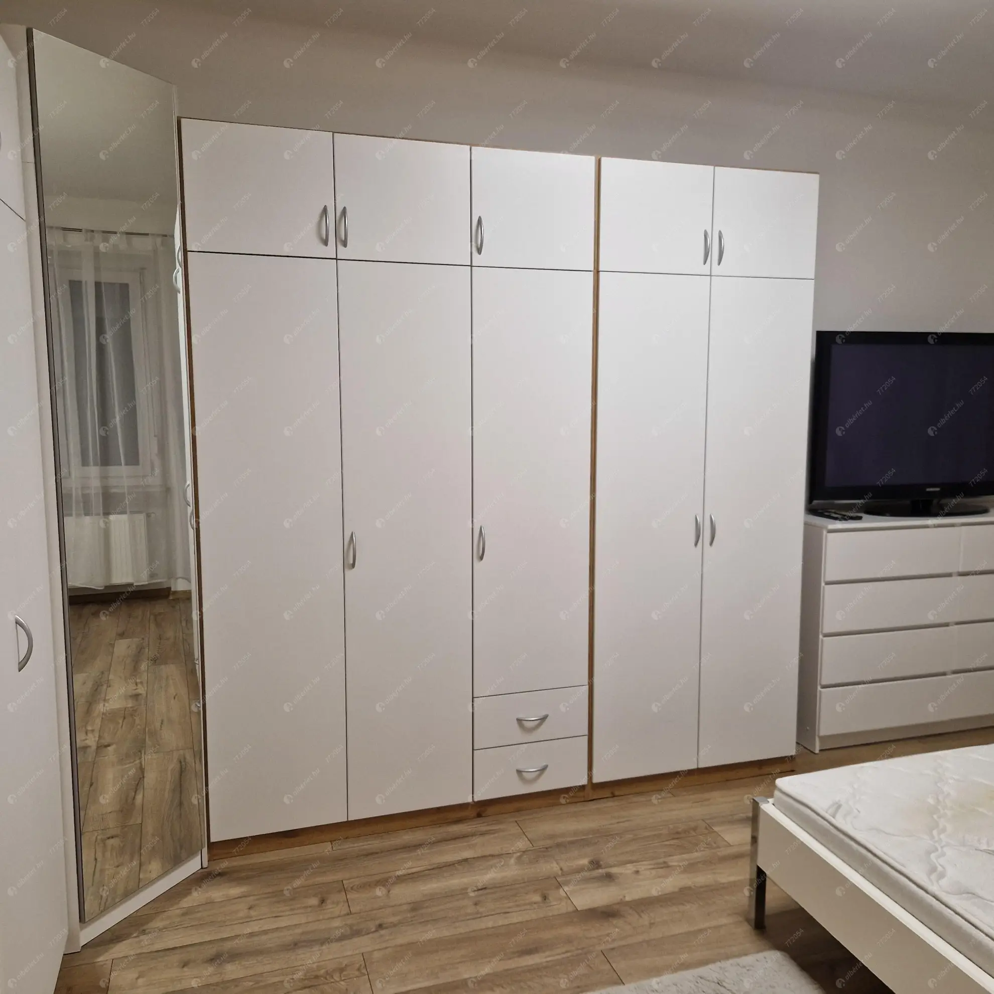 Kiadó albérlet 255000 Ft/hó áron: Üröm, III. kerület   Bécsi út . Mérete: 50 nm, 1 szobás | Alberlet.hu - 6602735