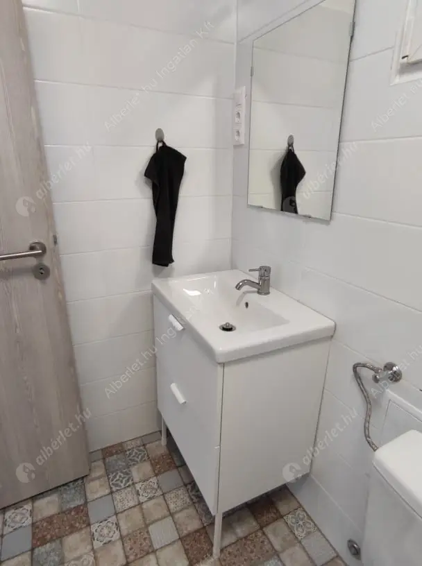 Kiadó albérlet 260000 Ft/hó áron: Üröm,  Tulipán  utca . Mérete: 50 nm, 2 szobás | Alberlet.hu - 6634699