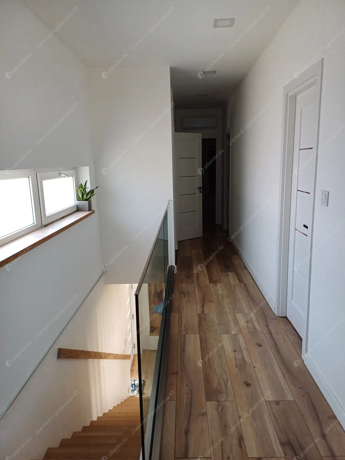 Kiadó albérlet 850000 Ft/hó áron: Üröm,  Völgyliget sétány . Mérete: 150 nm, 5 szobás | Alberlet.hu - 6482207