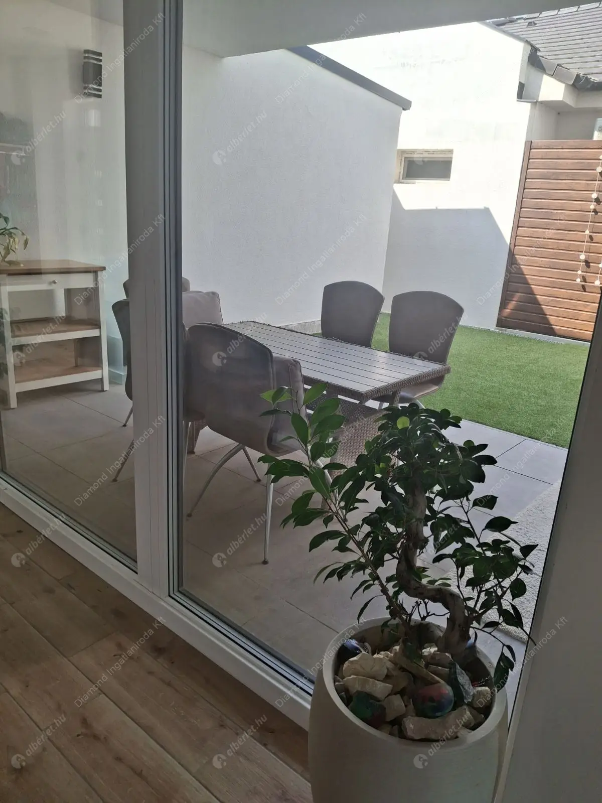 Kiadó albérlet 850000 Ft/hó áron: Üröm,  Völgyliget sétány . Mérete: 150 nm, 5 szobás | Alberlet.hu - 6482213