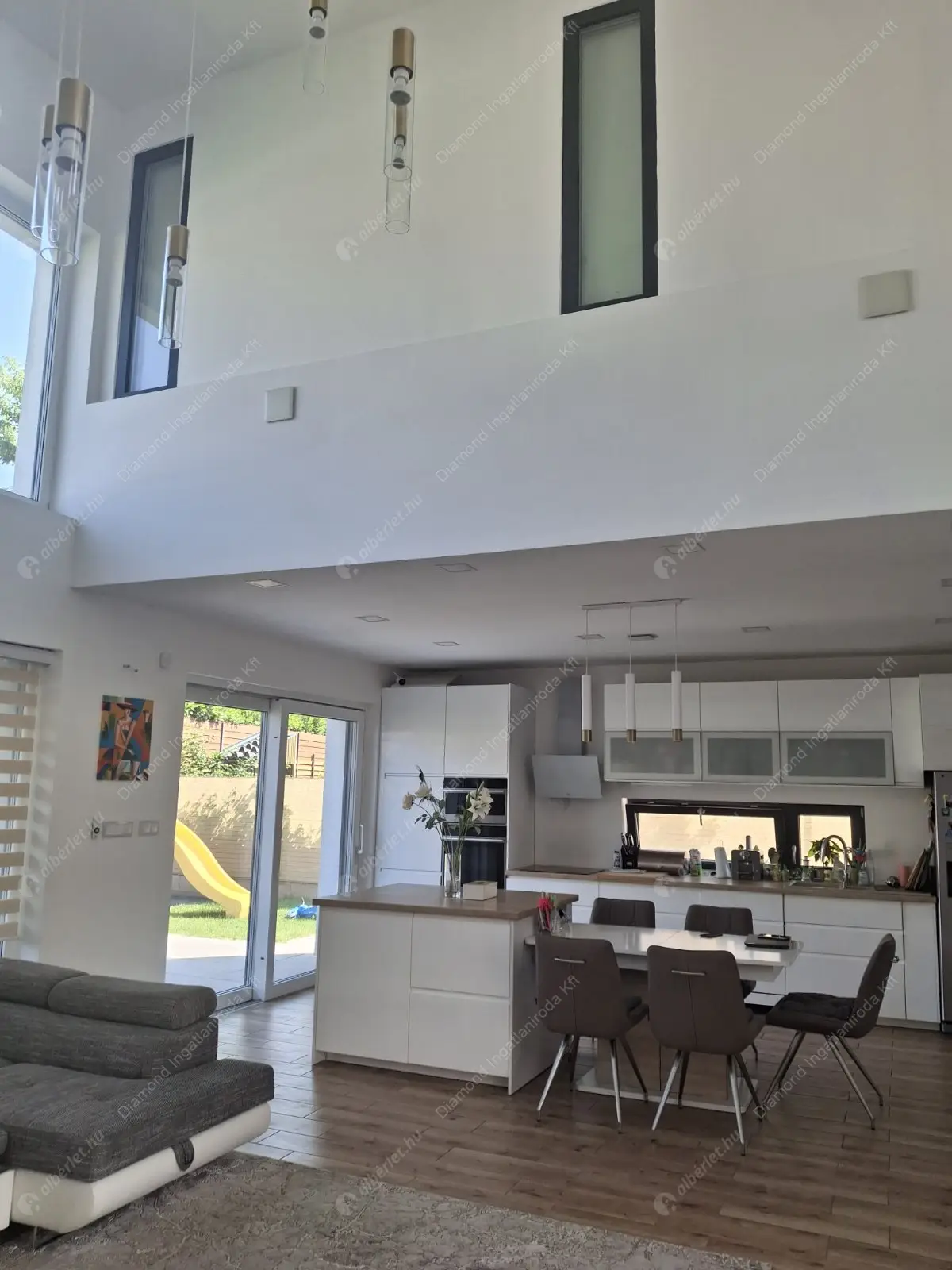 Kiadó albérlet 850000 Ft/hó áron: Üröm,  Völgyliget sétány . Mérete: 150 nm, 5 szobás | Alberlet.hu - 6482215