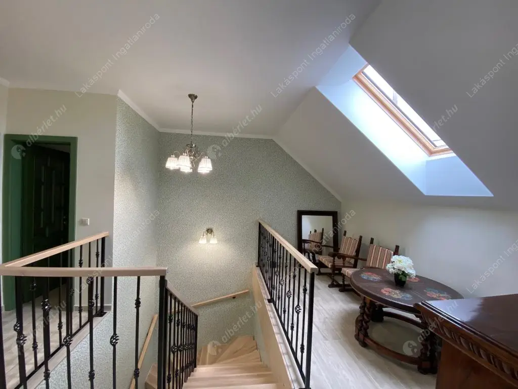 Kiadó albérlet 1161000 Ft/hó áron: Verőce,  Árpád út utca. Mérete: 248 nm, 5 szobás | Alberlet.hu - 6290037